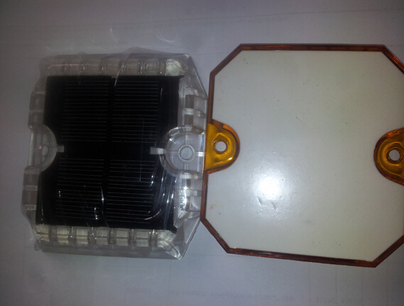 Plastic Solar reflective road stud