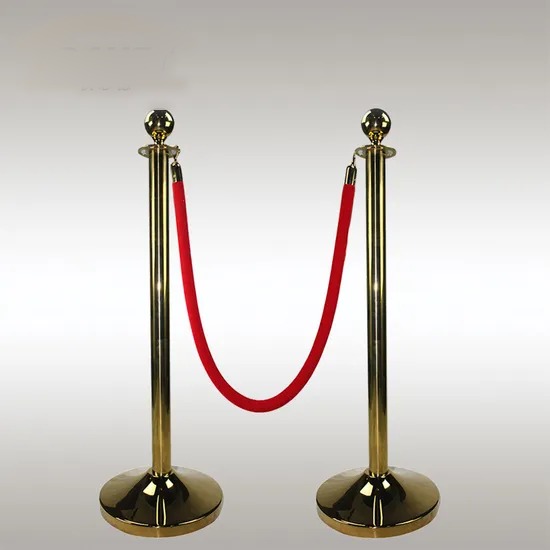 Durable Traust Ropes and Poles with Horn-Shaped Concrete Base