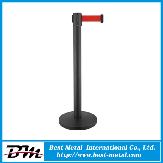 Retractable Queue Barrier