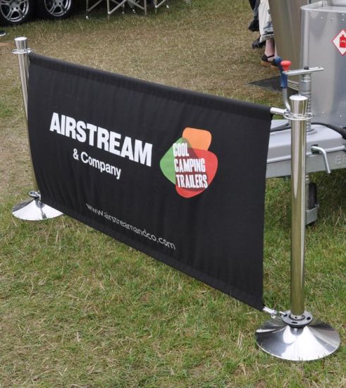cafe street barrier