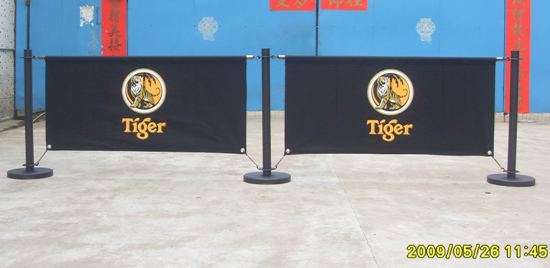 retractable banner stand