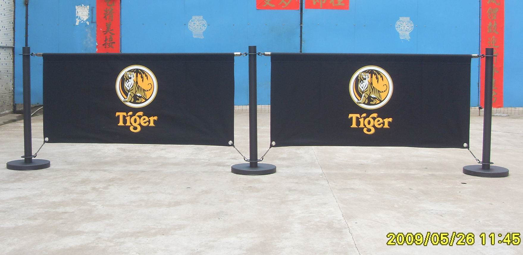 retractable banner stand