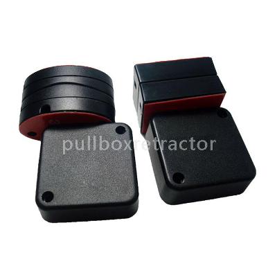 retractable pull box with magnet holder
